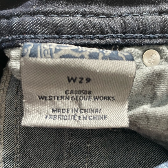 Silver Jean Capris - Picture 5 of 5